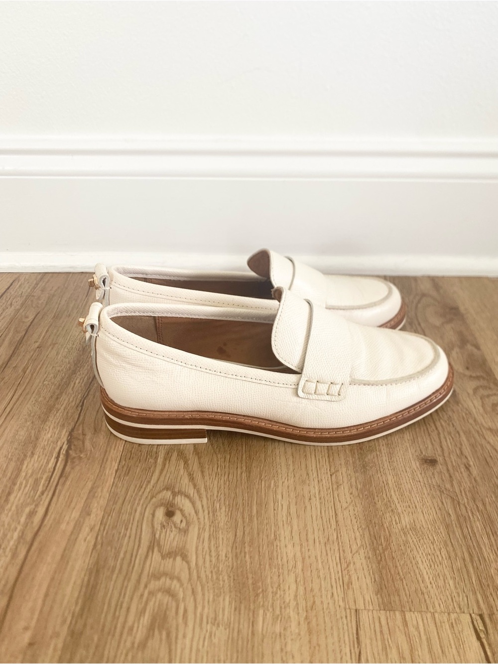 COACH Women’s Leah Loafers Ivory Pebbled Leather Size 7